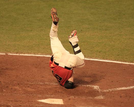MLB, Baseball Herren, USA National League Division Series Atlanta Braves vs San Francisco Giants OCT 08 October 08, 2010: San Francisco,CA. Giants second baseman Freddy Sanchez 21 reacts after being hit by a pitch, during the National League Division Series game 2, between the Wild Card Atlanta Braves and the National League West San Francisco Giants at AT&T Park in San Francisco,California. The Giants beat the Braves 1-0. Jeff Trouette CSM.(Credit Image: Â Jeff Trouette Cal Media) San Francisco California U.S. EDITORIAL USE ONLY Copyright: xx ZUMA-20101008_zaf_cj3_016.jpg JeffxTrouettex csmphoto371917