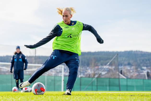 240403 Cathinka Tandberg of the Norwegian women s national football team during a training session on April 3, 2024 in Lillestrom Photo Vegard Grott BILDBYRAN code VG VG0591 bbeng fotboll football soccer fotball norge norway women dam uefa euro qualifier em kvalifisering kvinner em kvalik em kval träning practice training trening Copyright: VEGARDxGRoTT BB240403VG028