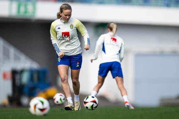 240407 Matilda Vinberg of the Swedish women s national football team during a training session on April 7, 2024 in Gothenburg Photo Mathias Bergeld BILDBYRAN code MB MB0896 fotboll football soccer fotball em kval kval uefa womens euro qualifier qualifier träning practice training sverige sweden dam bbeng women kvinner Copyright: MATHIASxBERGELD BB240407MB049
