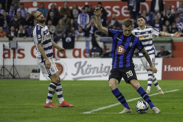 Football 3 Liga, Season 2023 2024, Matchday 33, MSV Duisburg SV Waldhof Mannheim on 12 04 2024 at the Schauinsland Reisen Arena in Duisburg Jonas Carls SV Waldhof Mannheim 07, 28 with a clearance Behind him is Joshua Bitter MSV Duisburg, 29 disappointed Important note According to the regulations of the DFL German Football League and the DFB German Football Association, it is prohibited to use or have used photographs taken in the stadium and or of the game in the form of sequential images and or video-like photo series Foto Kirchner Media TH Copyright: xKirchner-Media THx