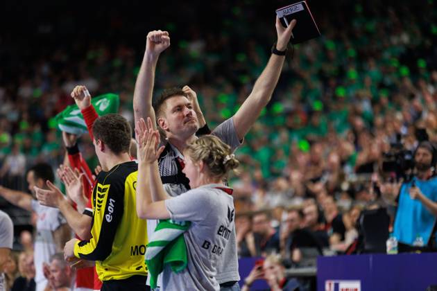 Carsten Lichtlein MT Melsungen, goalkeeper coach cheers, emotion, joy, enthusiasm SG Flensburg Handewitt SGF vs MT Melsungen MTM , handball, DHB Pokal Maenner, semi-final, REWE Final4, season 2023 2024, 13 04 2024 SG Flensburg Handewitt SGF vs MT Melsungen MTM , handball, DHB Pokal Maenner, semi-final, REWE Final4, season 2023 2024, 13 04 2024 Koeln Copyright: xEibnerxPressefoto OliverxSchmidtx EP_OST
