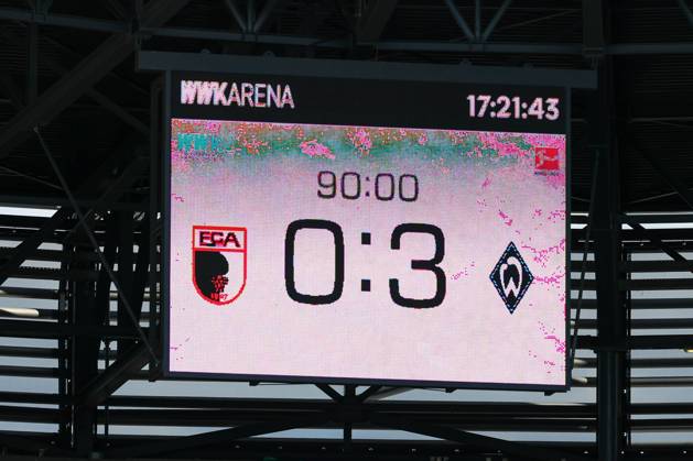 Final score on the scoreboard 0 3, FC Augsburg vs SV Werder Bremen, Football, 1 Bundesliga, 31 Matchday, 27 04 2024 DFB regulations prohibit any use of photographs as image sequences and or quasi video Augsburg Bayern Germany Copyright: xkolbert-press ChristianxKolbertx