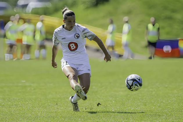 Soccer 2 Womens Bundesliga, Season 2023 2024, Matchday 24, SG 99 Andernach 1 FFC Turbine Potsdam on 12 05 2024 at Andernach Stadium in Andernach Noa Selimhodzic 1 FFC Turbine Potsdam, 21 plays the ball into the penalty area Important note According to the regulations of the DFL German Football League and the DFB German Football Association, it is prohibited to use or have used photographs taken in the stadium and or of the game in the form of sequential images and or video-like photo series Foto Kirchner Media TH Copyright: xKirchner-Media THx