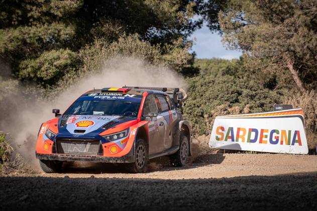 FIA WRC, Motorsport Rallye, WM Rally Italia Sardegna 2024 The driver Thierry Neuville and his co-driver Martijn Wydaeghe are driving the Hyundai i20N Rally1 during Day 1 of Rally Italia Sardegna 2024 in Sardegna, Italy, on June 1, 2024 Alghero Italy  Copyright: xFedericoxManonix originalFilename:manoni-notitle240531_nprdy