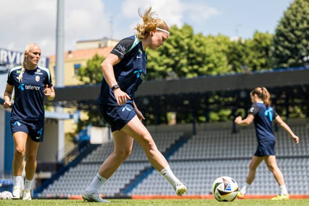 240603 Signe Gaupset of the Norwegian women s national football team during a training session on June 3, 2024 in Ferrara Photo Marius Simensen BILDBYRAN COP 238 bbeng dam football fotball fotboll norge norway practice soccer training trening träning uefa women s euro qualifier  Copyright: MARIUSxSIMENSEN BB240603BB243
