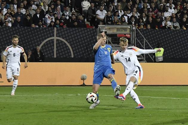 Penalty area scene Goal chance from Maximilian Beier 14, Germany , li Oleksandr Zinchenko 1, Ukraine 03 06 2024 International soccer match Germany vs Ukraine, Max Morlock Stadium, Nuremberg, Bayern Germany Copyright: xpepphotox xHorstxMauelshagenx pep00321, pep_20240603_hm