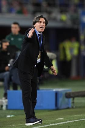 Turkiye s Headcoach Vincenzo Montella shouts instructions to his players during the Friendly Matches 2024 between Italy and Turkiye at Renato Dall& x2019;Ara Stadium - Soccer - Bologna, Italy - Tuesday June 4, 2024  Copyright: xMassimoxPaolone LaPressex