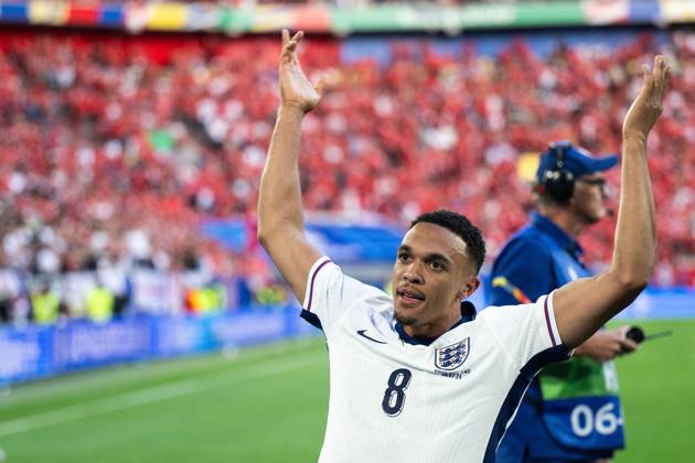 240706 Trent Alexander Arnold of England celebrates after the UEFA Euro 2024 Football Championship quarterfinal between England and Switzerland on July 6, 2024 in Düsseldorf Photo Mathias Bergeld BILDBYRAN kod MB MB0943 fotboll football soccer fotballs em europamästerskap em uefa euro uefa european football championship euro 2024 kvartsfinal quarterfinal quarterfinals england schweiz switzerland bbeng jubel Copyright: MATHIASxBERGELD BB240706MB125
