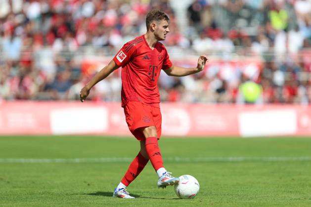 Josip Stanisic FC Bayern Munich in action, on the ball, individual action, test match, 1 FC Düren vs FC Bayern Munich, Karl Knipprath Stadion on July 28, 2024 in Juelich, Germany Photo by Oliver Kaelke DeFodi Images Josip Stanisic FC Bayern Munich controls the ball, test match, 1 FC Düren vs FC Bayern Munich, Karl Knipprath Stadion on July 28, 2024 in Juelich, Germany Photo by Oliver Kaelke DeFodi Images Defodi 678 2024 07 28 OK FCDFCB 0983 Defodi-678