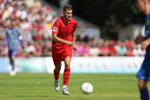 Josip Stanisic FC Bayern Munich in action, on the ball, individual action, test match, 1 FC Düren vs FC Bayern Munich, Karl Knipprath Stadion on July 28, 2024 in Juelich, Germany Photo by Oliver Kaelke DeFodi Images Josip Stanisic FC Bayern Munich controls the ball, test match, 1 FC Düren vs FC Bayern Munich, Karl Knipprath Stadion on July 28, 2024 in Juelich, Germany Photo by Oliver Kaelke DeFodi Images Defodi 678 2024 07 28 OK FCDFCB 0989 Defodi-678