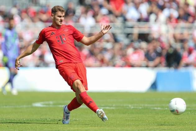 Josip Stanisic FC Bayern Munich in action, on the ball, individual action, test match, 1 FC Düren vs FC Bayern Munich, Karl Knipprath Stadion on July 28, 2024 in Juelich, Germany Photo by Oliver Kaelke DeFodi Images Josip Stanisic FC Bayern Munich controls the ball, test match, 1 FC Düren vs FC Bayern Munich, Karl Knipprath Stadion on July 28, 2024 in Juelich, Germany Photo by Oliver Kaelke DeFodi Images Defodi 678 2024 07 28 OK FCDFCB 0535 Defodi-678