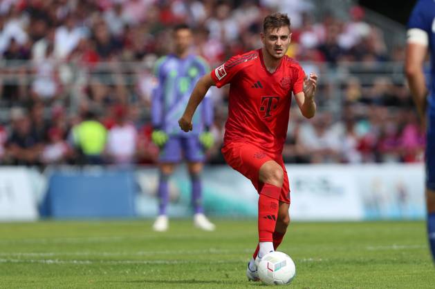 Josip Stanisic FC Bayern Munich in action, on the ball, individual action, test match, 1 FC Düren vs FC Bayern Munich, Karl Knipprath Stadion on July 28, 2024 in Juelich, Germany Photo by Oliver Kaelke DeFodi Images Josip Stanisic FC Bayern Munich controls the ball, test match, 1 FC Düren vs FC Bayern Munich, Karl Knipprath Stadion on July 28, 2024 in Juelich, Germany Photo by Oliver Kaelke DeFodi Images Defodi 678 2024 07 28 OK FCDFCB 1158 Defodi-678