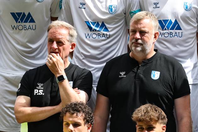 Coach Petrik Sander 1 FC Magdeburg and Tom Heitzmann office manager 1 FC Magdeburg e V Football NOFV Oberliga Süd portrait appointment 2023 2024 official photo session 1 FC Magdeburg U23 at the MDCC Arena in Magdeburg Germany, Football, Men, GER, 26 07 2023 Christian Schroedter