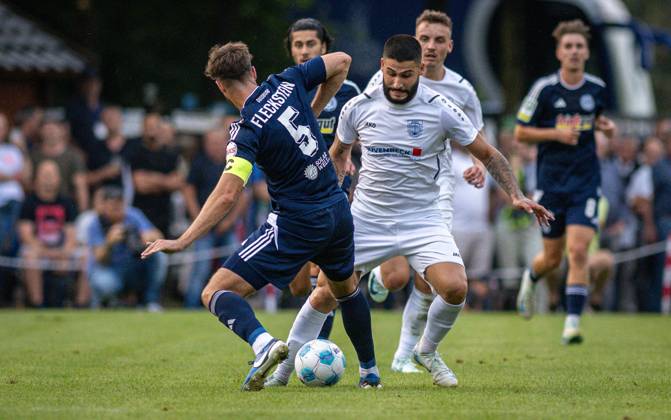 Soccer, Season 2024 2025, Niederrheinpokal 20 08 2023, 01 Round, Men, BW Dingden white vs MSV Duisburg black v l Tobias Fleckstein MSV Duisburg , Mohamed Salman BW Dingden , Hamminkeln Sportanlage BW Dingden Nordrhein Westfalen Germany 240820_fb_bw-dingden_msv-duisburg_32327