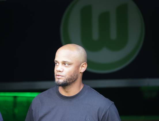 Head Coach Vincent Kompany FC Bayern Muenchen Football, Men, Season 2024 2025, 1 Liga, Bundesliga, Volkswagenarena, VfL Wolfsburg vs FC Bayern Muenchen, 2 3 DFL REGULATIONS PROHIBIT ANY USE OF PHOTOGRAPHS AS IMAGE SEQUENCES AND OR QUASI VIDEO