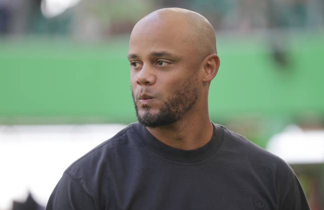 Head Coach Vincent Kompany FC Bayern Muenchen Football, Men, Season 2024 2025, 1 Liga, Bundesliga, Volkswagenarena, VfL Wolfsburg vs FC Bayern Muenchen, 2 3 DFL REGULATIONS PROHIBIT ANY USE OF PHOTOGRAPHS AS IMAGE SEQUENCES AND OR QUASI VIDEO