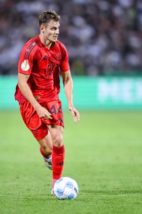 Josip Stanisic FC Bayern Muenchen in action, on the ball, single action during the DFB Pokal First Round match between SSV Ulm 1846 Fussball and FC Bayern Muenchen at Donaustadion on August 16, 2024 in Ulm, Germany Photo by Harry Langer DeFodi Images Josip Stanisic FC Bayern Muenchen controls the Ball during the DFB Pokal First Round match between SSV Ulm 1846 Fussball and FC Bayern Muenchen at Donaustadion on August 16, 2024 in Ulm, Germany Photo by Harry Langer DeFodi Images DFB DFL REGULATIONS PROHIBIT ANY USE OF PHOTOGRAPHS AS IMAGE SEQUENCES AND OR QUASI VIDEO Photo by Harry Langer DeFodi Images DFB DFL REGULATIONS PROHIBIT ANY USE OF PHOTOGRAPHS AS IMAGE SEQUENCES AND OR QUASI VIDEO Defodi 541 SSVFCB240816 269 Defodi-541 DFB DFL REGULATIONS PROHIBIT ANY USE OF PHOTOGRAPHS AS IMAGE SEQUENCES AND OR QUASI-VIDEO.