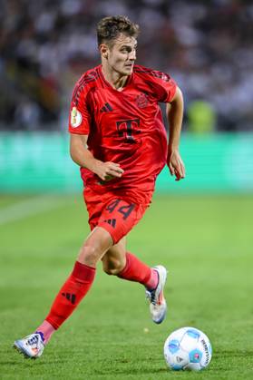 Josip Stanisic FC Bayern Muenchen in action, on the ball, single action during the DFB Pokal First Round match between SSV Ulm 1846 Fussball and FC Bayern Muenchen at Donaustadion on August 16, 2024 in Ulm, Germany Photo by Harry Langer DeFodi Images Josip Stanisic FC Bayern Muenchen controls the Ball during the DFB Pokal First Round match between SSV Ulm 1846 Fussball and FC Bayern Muenchen at Donaustadion on August 16, 2024 in Ulm, Germany Photo by Harry Langer DeFodi Images DFB DFL REGULATIONS PROHIBIT ANY USE OF PHOTOGRAPHS AS IMAGE SEQUENCES AND OR QUASI VIDEO Photo by Harry Langer DeFodi Images DFB DFL REGULATIONS PROHIBIT ANY USE OF PHOTOGRAPHS AS IMAGE SEQUENCES AND OR QUASI VIDEO Defodi 541 SSVFCB240816 271 Defodi-541 DFB DFL REGULATIONS PROHIBIT ANY USE OF PHOTOGRAPHS AS IMAGE SEQUENCES AND OR QUASI-VIDEO.