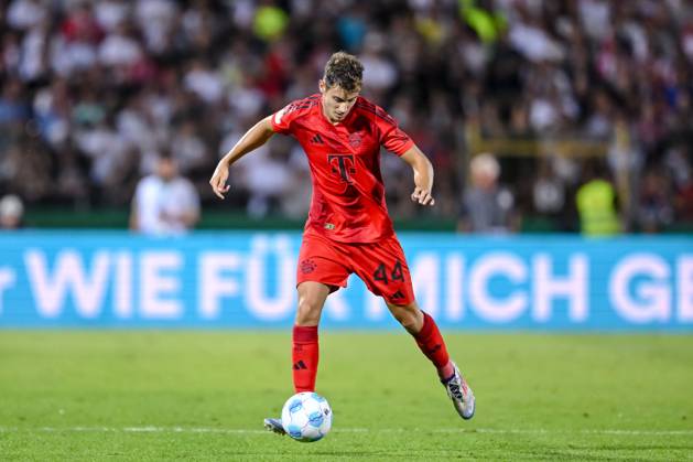 Josip Stanisic FC Bayern Muenchen in action, on the ball, single action during the DFB Pokal First Round match between SSV Ulm 1846 Fussball and FC Bayern Muenchen at Donaustadion on August 16, 2024 in Ulm, Germany Photo by Harry Langer DeFodi Images Josip Stanisic FC Bayern Muenchen controls the Ball during the DFB Pokal First Round match between SSV Ulm 1846 Fussball and FC Bayern Muenchen at Donaustadion on August 16, 2024 in Ulm, Germany Photo by Harry Langer DeFodi Images DFB DFL REGULATIONS PROHIBIT ANY USE OF PHOTOGRAPHS AS IMAGE SEQUENCES AND OR QUASI VIDEO Photo by Harry Langer DeFodi Images DFB DFL REGULATIONS PROHIBIT ANY USE OF PHOTOGRAPHS AS IMAGE SEQUENCES AND OR QUASI VIDEO Defodi 541 SSVFCB240816 378 Defodi-541 DFB DFL REGULATIONS PROHIBIT ANY USE OF PHOTOGRAPHS AS IMAGE SEQUENCES AND OR QUASI-VIDEO.