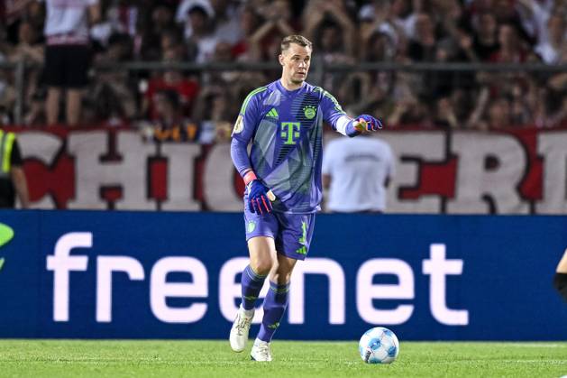 Goalkeeper Manuel Neuer FC Bayern Muenchen in action, on the ball, single action during the DFB Pokal First Round match between SSV Ulm 1846 Fussball and FC Bayern Muenchen at Donaustadion on August 16, 2024 in Ulm, Germany Photo by Harry Langer DeFodi Images Goalkeeper Manuel Neuer FC Bayern Muenchen controls the Ball during the DFB Pokal First Round match between SSV Ulm 1846 Fussball and FC Bayern Muenchen at Donaustadion on August 16, 2024 in Ulm, Germany Photo by Harry Langer DeFodi Images DFB DFL REGULATIONS PROHIBIT ANY USE OF PHOTOGRAPHS AS IMAGE SEQUENCES AND OR QUASI VIDEO Photo by Harry Langer DeFodi Images DFB DFL REGULATIONS PROHIBIT ANY USE OF PHOTOGRAPHS AS IMAGE SEQUENCES AND OR QUASI VIDEO Defodi 541 SSVFCB240816 406 Defodi-541 DFB DFL REGULATIONS PROHIBIT ANY USE OF PHOTOGRAPHS AS IMAGE SEQUENCES AND OR QUASI-VIDEO.