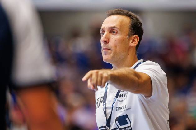 Roberto Garcia Parrondo MT Melsungen, Coach gestures GER, TBV Lemgo Lippe vs MT Melsungen, Handball, 1 Bundesliga, 1 Matchday, Season 2024 2025, 05 09 2024 GER, TBV Lemgo Lippe vs MT Melsungen, Handball, 1 Bundesliga, 1 Matchday, Season 2024 2025, 05 09 2024 Lemgo Copyright: xEibner-Pressefotox xJanxRollingerx EP_JSK