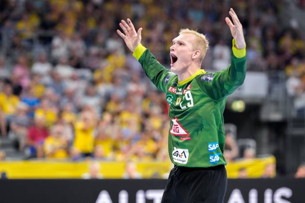 David Späth goalkeeper, RNL, 29 , Rhein Neckar Löwen player, single picture, single photo, action, cheer, cheers, cheers, celebration, joy, rejoice, rejoicing, confident, optimistic, positive, game scene, 05 09 2024, Mannheim Germany , Handball, Bundesliga, Rhein Neckar Löwen THW Kiel xozx