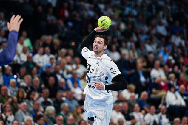 Throw Goal Hendrik Pekeler THW Kiel, 61 GER, THW Kiel vs Frisch Auf Goeppingen, Handball, Bundesliga, Matchday, 2, Season 2024 2025, 12 09 2024 GER, THW Kiel vs Frisch Auf Goeppingen, Handball, Bundesliga, Matchday, 2, Season 2024 2025, 12 09 2024 Kiel Copyright: xEibner-Pressefoto MarcelxvonxFehrnx EP_MFN