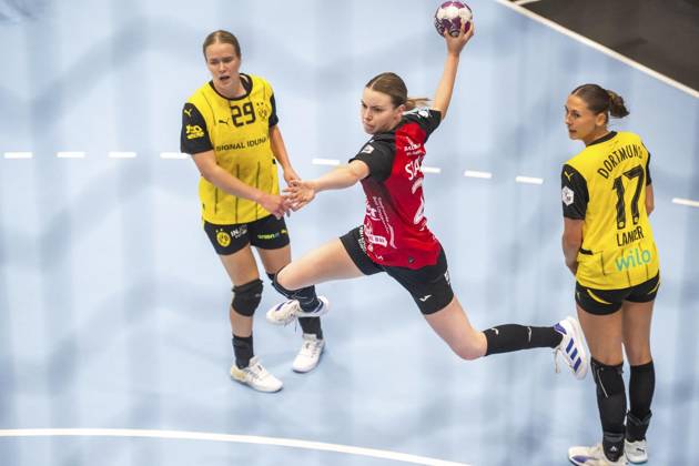 HANDBALL WOMEN 1 BUNDESLIGA 2 GAME DAY THC BORUSSIA DORTMUND FOR EDITORIAL PURPOSES ONLY EDITORIAL USE ONLY p 13 09 2024 Bad Langensalza Handball Women 1 Bundesliga Women Season 2024 2025 Salzhalle 2 Matchday Thüringer HC Borussia Dortmund in photo Anna Szabo 28 Thüringer HC in duel with Alicia Langer 17 Borussia Dortmund and Emma Olsson 29 Borussia Dortmund Germany Thuringia Bad Langensalza Copyright SaschaxFromm Copyright: SaschaxFromm doc7x627wb49q1zx8tmmdl ,EDITORIAL USE ONLY Copyright: SaschaxFromm