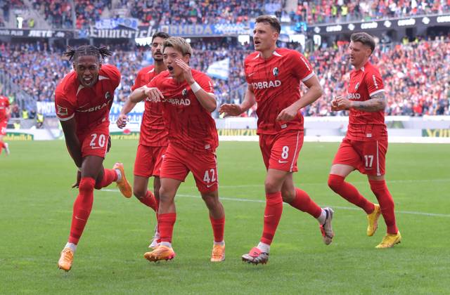 14 09 2024, xblx, Fußball 1 Bundesliga, SC Freiburg VfL Bochum emspor, v l Junior Adamu SC Freiburg , Goal scored, Tor zum 2 1, celebrate the goal, Torjubel , Jubel, jubeln, jubelt, DFL DFB REGULATIONS PROHIBIT ANY USE OF PHOTOGRAPHS as IMAGE SEQUENCES and or QUASI VIDEO Freiburg