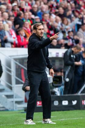 Julian Schuster SC Freiburg, Coach celebrates the goal for 2 1, GER, SC Freiburg SCF vs VfL Bochum BOC , Soccer Bundesliga, Matchday 3, Season 2024 2025, 14 09 2024 DFB DFL regulations prohibit any use of photographs as image sequences and or quasi video GER, SC Freiburg SCF vs VfL Bochum BOC , Soccer Bundesliga, Matchday 3, Season 2024 2025, 14 09 2024 Freiburg Copyright: xEibner-Pressefoto Memmlerx EP_MMR