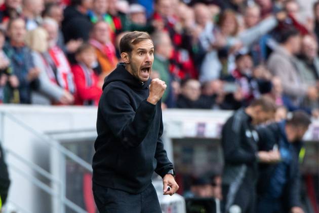 Julian Schuster SC Freiburg, Coach celebrates the goal for 2 1, GER, SC Freiburg SCF vs VfL Bochum BOC , Soccer Bundesliga, Matchday 3, Season 2024 2025, 14 09 2024 DFB DFL regulations prohibit any use of photographs as image sequences and or quasi video GER, SC Freiburg SCF vs VfL Bochum BOC , Soccer Bundesliga, Matchday 3, Season 2024 2025, 14 09 2024 Freiburg Copyright: xEibner-Pressefoto Memmlerx EP_MMR