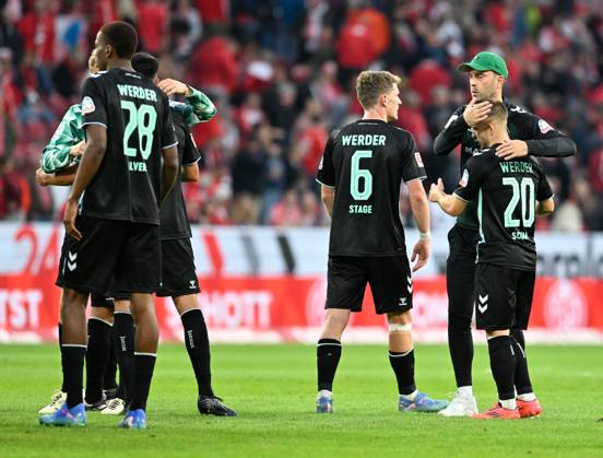 Soccer Bundesliga Season 2024 2025 Mewa Arena Mainz 15 09 2024 1 FSV Mainz 05 mz SV Werder Bremen wb 1 2 Coach Ole WERNER SV Werder Bremen with Jens STAGE SV Werder Bremen and Romano SCHMID SV Werder Bremen DFL REGULATIONS PROHIBIT ANY USE OF PHOTOGRAPHS AS IMAGE SEQUENCES AND OR QUASI VIDEO EDITORIAL USE ONLY NATIONAL AND INTERNATIONAL NEWS AGENCIES OUT Soccer Bundesliga 1 FSV Mainz 05