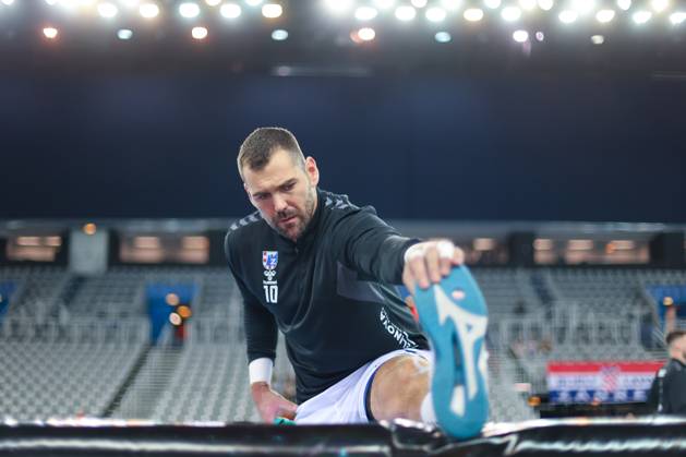 HC Zagreb v Aalborg Handbold - EHF Champions League ZAGREB, CROATIA - SEPTEMBER 18: Jakov Gojun of HC Zagreb warm up prior EHF Champions League Group Phase match between HC Zagreb and Aalborg Handbold at Arena Zagreb on September 18, 2024 in Zagreb, Croatia.  SanjinxStrukic PIXSELL