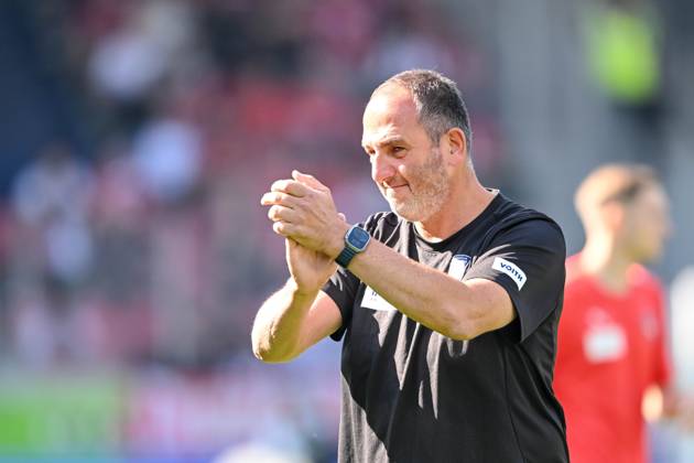 Coach Frank Schmidt 1 FC Heidenheim gestures during the Bundesliga match between 1 FC Heidenheim 1846 and SC Freiburg at Voith Arena on September 21, 2024 in Heidenheim, Germany Photo by Harry Langer DeFodi Images Coach Frank Schmidt 1 FC Heidenheim gestures during the Bundesliga match between 1 FC Heidenheim 1846 and SC Freiburg at Voith Arena on September 21, 2024 in Heidenheim, Germany Photo by Harry Langer DeFodi Images DFL regulations prohibit any use of photographs as image sequences and or quasi video Defodi 541 FCHSCF20240920 008 Defodi-541 DFL regulations prohibit any use of photographs as image sequences and or quasi-video.