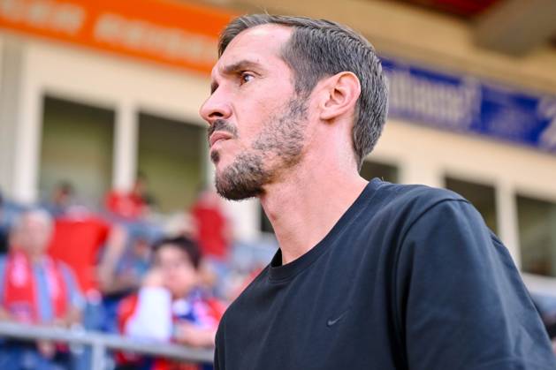 Coach Julian Schuster SC Freiburg Looks on during the Bundesliga match between 1 FC Heidenheim 1846 and SC Freiburg, Voith Arena on September 21, 2024 in Heidenheim, Germany Photo by Harry Langer DeFodi Images Coach Julian Schuster SC Freiburg Looks on during the Bundesliga match between 1 FC Heidenheim 1846 and SC Freiburg at Voith Arena on September 21, 2024 in Heidenheim, Germany Photo by Harry Langer DeFodi Images DFL regulations prohibit any use of photographs as image sequences and or quasi video Defodi 541 FCHSCF20240920 016 Defodi-541 DFL regulations prohibit any use of photographs as image sequences and or quasi-video.