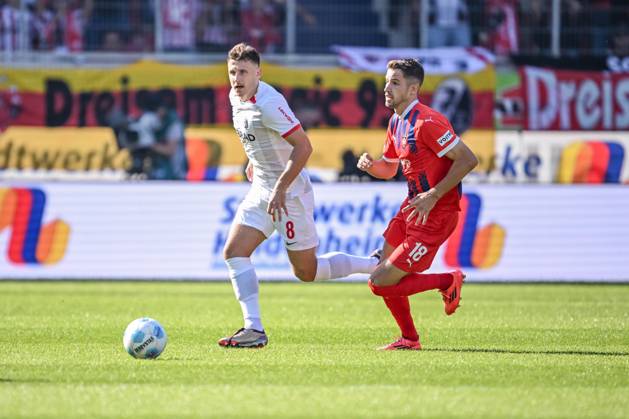 Maximilian Eggestein SC Freiburg and Marvin Pieringer 1 FC Heidenheim in a duel during the Bundesliga match between 1 FC Heidenheim 1846 and SC Freiburg, Voith Arena on September 21, 2024 in Heidenheim, Germany Photo by Harry Langer DeFodi Images Maximilian Eggestein SC Freiburg and Marvin Pieringer 1 FC Heidenheim battle for the ball during the Bundesliga match between 1 FC Heidenheim 1846 and SC Freiburg at Voith Arena on September 21, 2024 in Heidenheim, Germany Photo by Harry Langer DeFodi Images DFL regulations prohibit any use of photographs as image sequences and or quasi video Defodi 541 FCHSCF20240920 019 Defodi-541 DFL regulations prohibit any use of photographs as image sequences and or quasi-video.