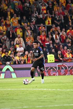 RC Lens v Olympique Lyonnais - Ligue 1 MCDonald s 2024 2025 09 Gift ORBAN (ol) during the Ligue 1 MCDonald s match between Lens and Lyon at Stade Bollaert-Delelis on September 15, 2024 in Lens, France. Lens France  Copyright: xFEPx 776203932
