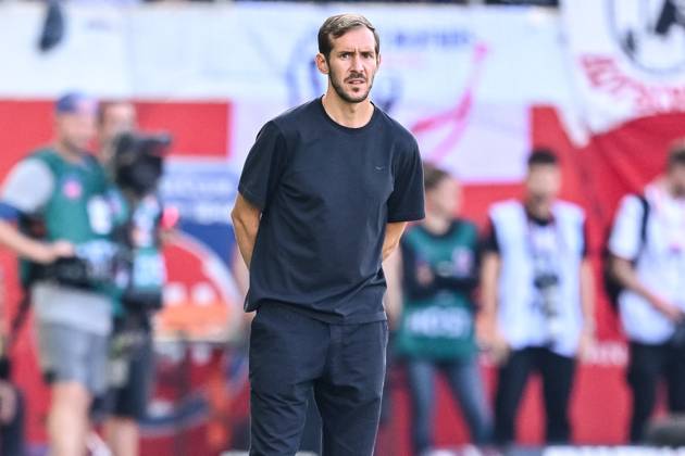 Coach Julian Schuster SC Freiburg Looks on during the Bundesliga match between 1 FC Heidenheim 1846 and SC Freiburg, Voith Arena on September 21, 2024 in Heidenheim, Germany Photo by Harry Langer DeFodi Images Coach Julian Schuster SC Freiburg Looks on during the Bundesliga match between 1 FC Heidenheim 1846 and SC Freiburg at Voith Arena on September 21, 2024 in Heidenheim, Germany Photo by Harry Langer DeFodi Images DFL regulations prohibit any use of photographs as image sequences and or quasi video Defodi 541 FCHSCF20240920 059 Defodi-541 DFL regulations prohibit any use of photographs as image sequences and or quasi-video.