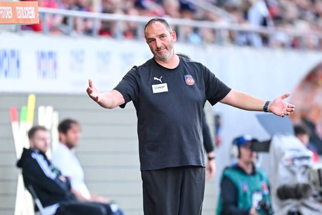 Coach Frank Schmidt 1 FC Heidenheim gestures during the Bundesliga match between 1 FC Heidenheim 1846 and SC Freiburg at Voith Arena on September 21, 2024 in Heidenheim, Germany Photo by Harry Langer DeFodi Images Trainer Frank Schmidt 1 FC Heidenheim gestures during the Bundesliga match between 1 FC Heidenheim 1846 and SC Freiburg at Voith Arena on September 21, 2024 in Heidenheim, Germany Photo by Harry Langer DeFodi Images DFL regulations prohibit any use of photographs as image sequences and or quasi video Defodi 541 FCHSCF20240920 062 Defodi-541 DFL regulations prohibit any use of photographs as image sequences and or quasi-video.