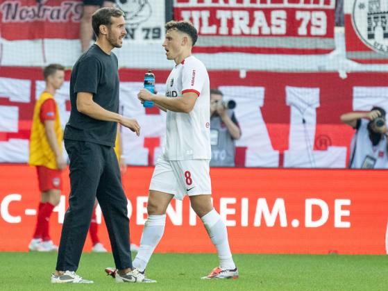 Julian Schuster SC Freiburg, Coach after goal to 0 3 by Vincenzo Grifo SC Freiburg, 32 , with Maximilan Eggestein SC Freiburg, 08 , GER, FC Heidenheim vs SC Freiburg, Football, Bundesliga, Matchday 4, Season 2024 2025, 21 09 2024, DFL REGULATIONS PROHIBIT ANY USE OF PHOTOGRAPHS AS IMAGE SEQUENCES AND OR QUASI VIDEO Eibner Pressefoto Sascha Walther GER, FC Heidenheim vs SC Freiburg, Football, Bundesliga, Matchday 4, Season 2024 2025, 21 09 2024 Heidenheim Copyright: xEibner-Pressefotox EP_EER