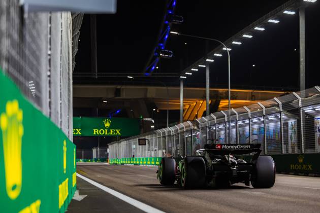 Marina Bay Street Circuit, Singapore, Singapore. 21.September.2024; Kevin Magnussen of Denmark and MoneyGram Haas F1 Team during Formula One Singapore Grand Prix (267349577)