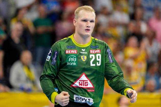 David Späth Goalkeeper, RNL, 29 , single picture, single photo, action, action, cheer, cheers, celebration, joy, rejoice, rejoicing, confident, optimistic, positive, game scene, 21 09 2024, Mannheim Germany , Handball, Bundesliga, Rhein Neckar Löwen MT Melsungen xozx