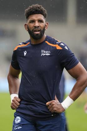 Sale Sharks v Harlequins, Manchester, UK - 22 Sept 2024 Hyron Andrews of Sale Sharks warms up before the Gallagher Premiership Rugby Match between Sale Sharks and Harlequins at the AJ Bell Stadium on 22nd September. Manchester AJ Bell Stadium GBR Copyright: xStevexFlynn PPAUKx PPA-137619