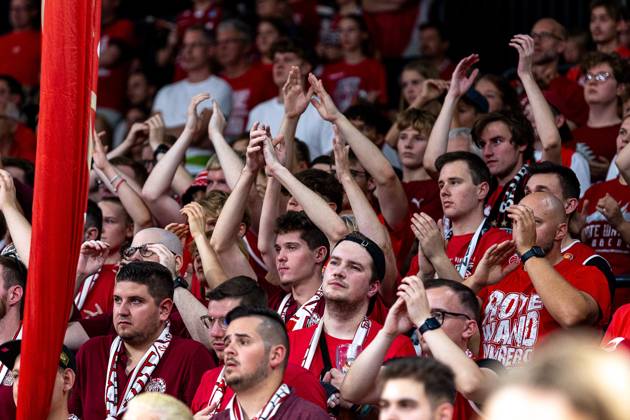 fan, fans, spectators, cheers, cheering, positive emotions, positive emotion, symbol image, symbol photo, theme photo, theme picture, Bamberg Baskets vs Basketball Loewen Braunschweig, basketball, easyCredit BBL, 1 matchday, 22 09 2024 Bamberg Baskets vs Basketball Loewen Braunschweig, basketball, easyCredit BBL, 1 matchday, 22 09 2024 Bamberg Copyright: xEibner-Pressefoto G.xSantemizx EP_EER