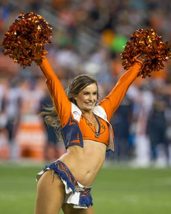 NFL, American Football Herren, USA 2018: Bears vs Broncos Aug 18 August 18, 2018: Denver Broncos Cheerleader during the second quarter of an NFL preseason matchup between the Chicago Bears and the Denver Broncos at Broncos Stadium at Mile High Denver CO, Scott D Stivason Cal Media Denver Colorado United States of America EDITORIAL USE ONLY Copyright: xx ZUMA-20180818_zaf_c04_747.jpg ScottxDxStivasonx csmphototwo419401