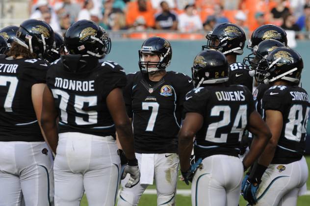 NFL, American Football Herren, USA Jaguars vs Dolphins DEC 16 December 16, 2012: Chad Henne 7 of the Jacksonville Jaguars in the huddle during the NFL football game between the Miami Dolphins and Jacksonville Jaguars at Sun Life Stadium in Miami Gardens FL. The Dolphins defeated the Jaguars 24-3. Miami Gardens FL U.S. EDITORIAL USE ONLY Copyright: xx ZUMA-20121216_zaf_cd5_105.jpg JCxRidleyx csmphoto689222