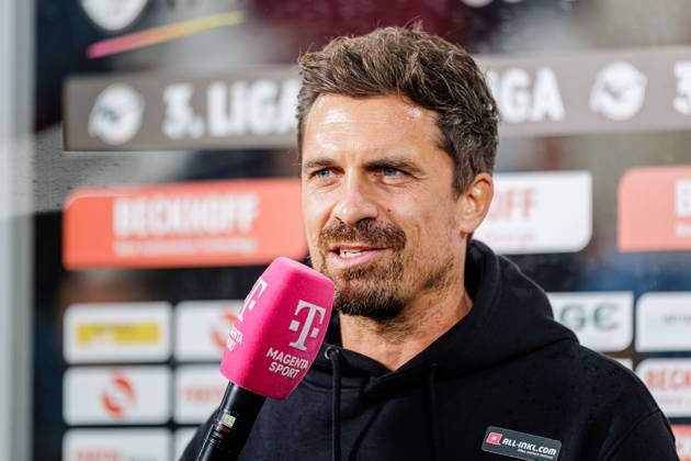 Thomas Stamm SG Dynamo Dresden, Head Coach in an interview with Magenta TV GER, SC Verl vs SG Dynamo Dresden, Football, 3 Liga, Matchday 7, Season 2024 2025, 25 09 2024 DFL Regulations prohibit any use of photographers as image sequences and or quasi video GER, SC Verl vs SG Dynamo Dresden, Football, 3 Liga, Matchday 7, Season 2024 2025, 25 09 2024 Verl Copyright: xEibner-Pressefotox xJanxRollingerx EP_JSK