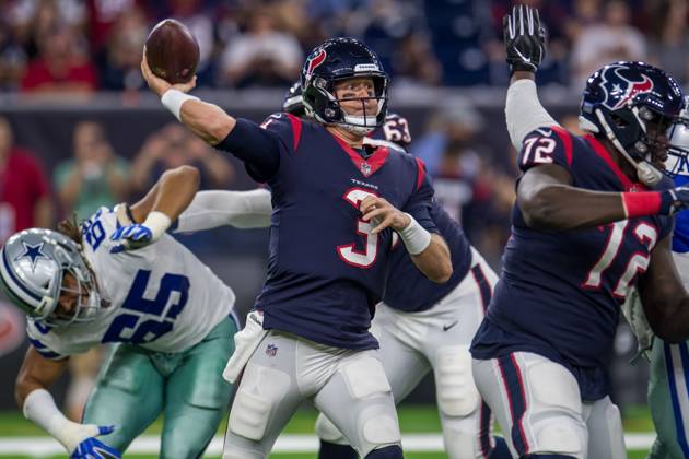NFL, American Football Herren, USA 2018: Cowboys vs Texans AUG 30 August 30, 2018: Houston Texans quarterback Brandon Weeden (3) passes during the 4th quarter of a preseason NFL football game between the Houston Texans and the Dallas Cowboys at NRG Stadium in Houston, TX. The Texans won the game 14 to 6...Trask Smith CSM Houston TX U.S. EDITORIAL USE ONLY Copyright: xx ZUMA-20180830_zaf_c04_123.jpg TraskxSmithx csmphototwo422668