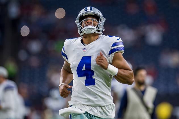 NFL, American Football Herren, USA 2018: Cowboys vs Texans AUG 30 August 30, 2018: Dallas Cowboys quarterback Dak Prescott (4) enters the field prior to a preseason NFL football game between the Houston Texans and the Dallas Cowboys at NRG Stadium in Houston, TX. The Texans won the game 14 to 6...Trask Smith CSM Houston TX U.S. EDITORIAL USE ONLY Copyright: xx ZUMA-20180830_zaf_c04_171.jpg TraskxSmithx csmphototwo422923