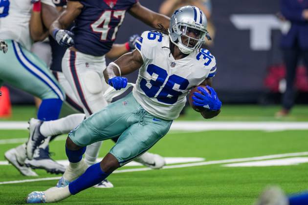 NFL, American Football Herren, USA 2018: Cowboys vs Texans AUG 30 August 30, 2018: Dallas Cowboys running back Bo Scarbrough (36) carries the ball during the 2nd quarter of a preseason NFL football game between the Houston Texans and the Dallas Cowboys at NRG Stadium in Houston, TX. The Texans won the game 14 to 6...Trask Smith CSM Houston TX U.S. EDITORIAL USE ONLY Copyright: xx ZUMA-20180830_zaf_c04_174.jpg TraskxSmithx csmphototwo422925